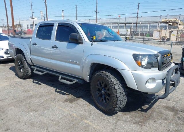 2011 TOYOTA Tacoma
