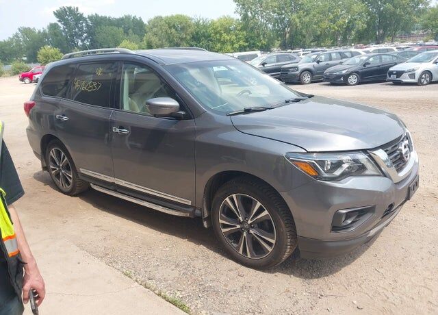 2017 NISSAN Pathfinder