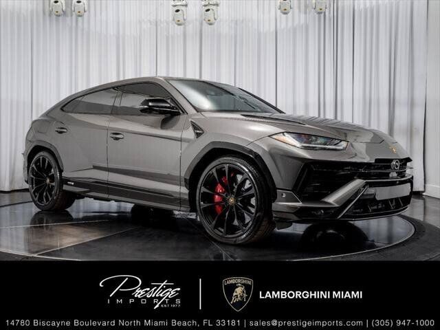 2023 LAMBORGHINI URUS