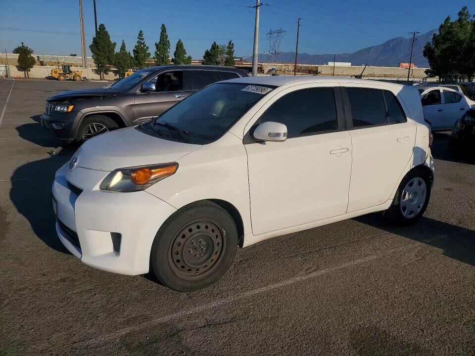 2013 TOYOTA SCION