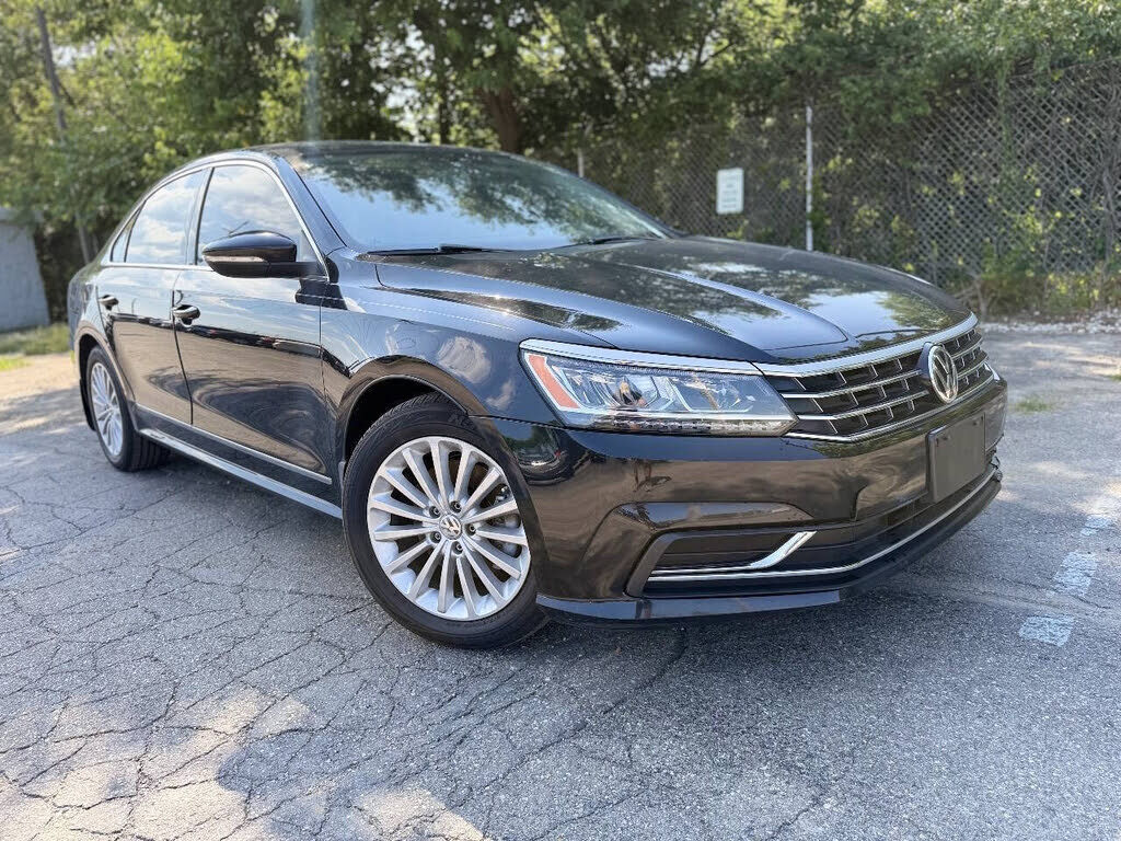 2017 VOLKSWAGEN Passat