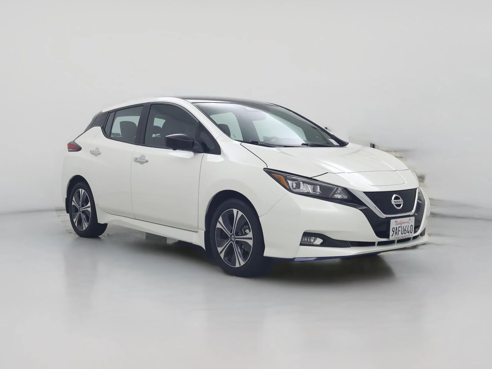 2022 NISSAN Leaf