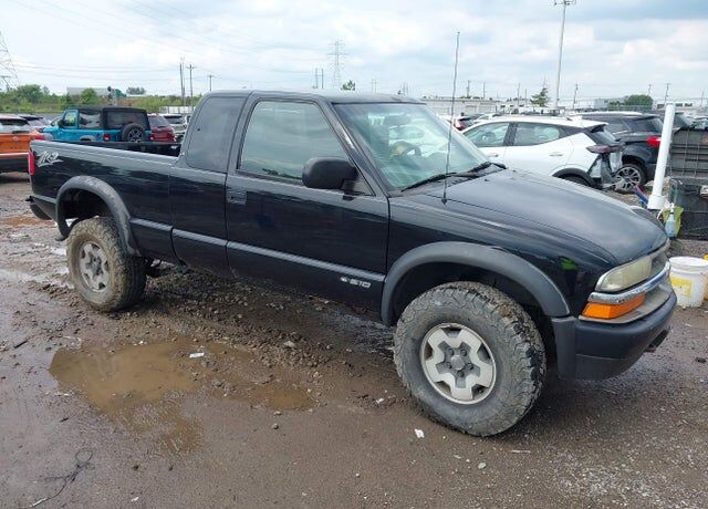 2002 CHEVROLET S-10 Pickup