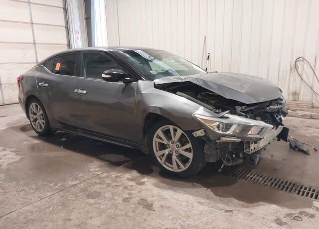 2017 NISSAN Maxima