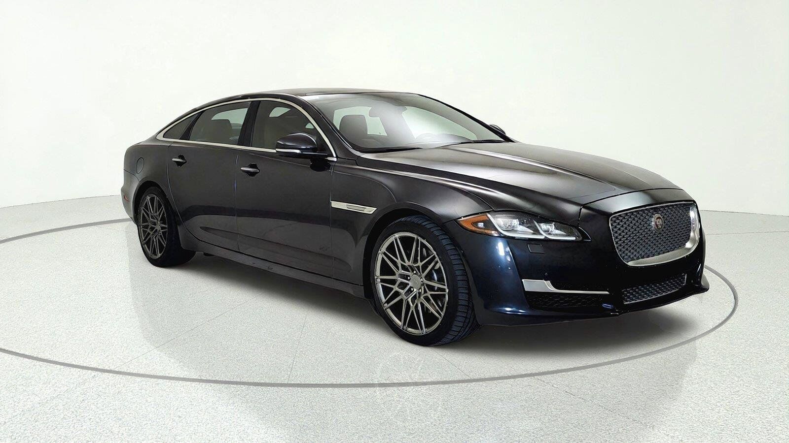2016 JAGUAR XJ