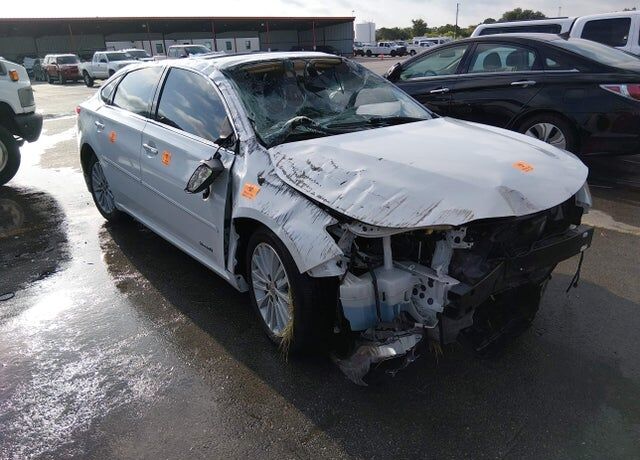 2014 TOYOTA Avalon