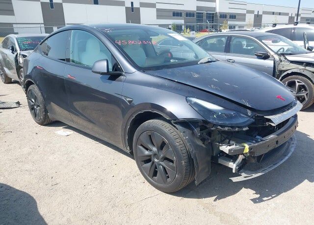 2025 TESLA Model Y