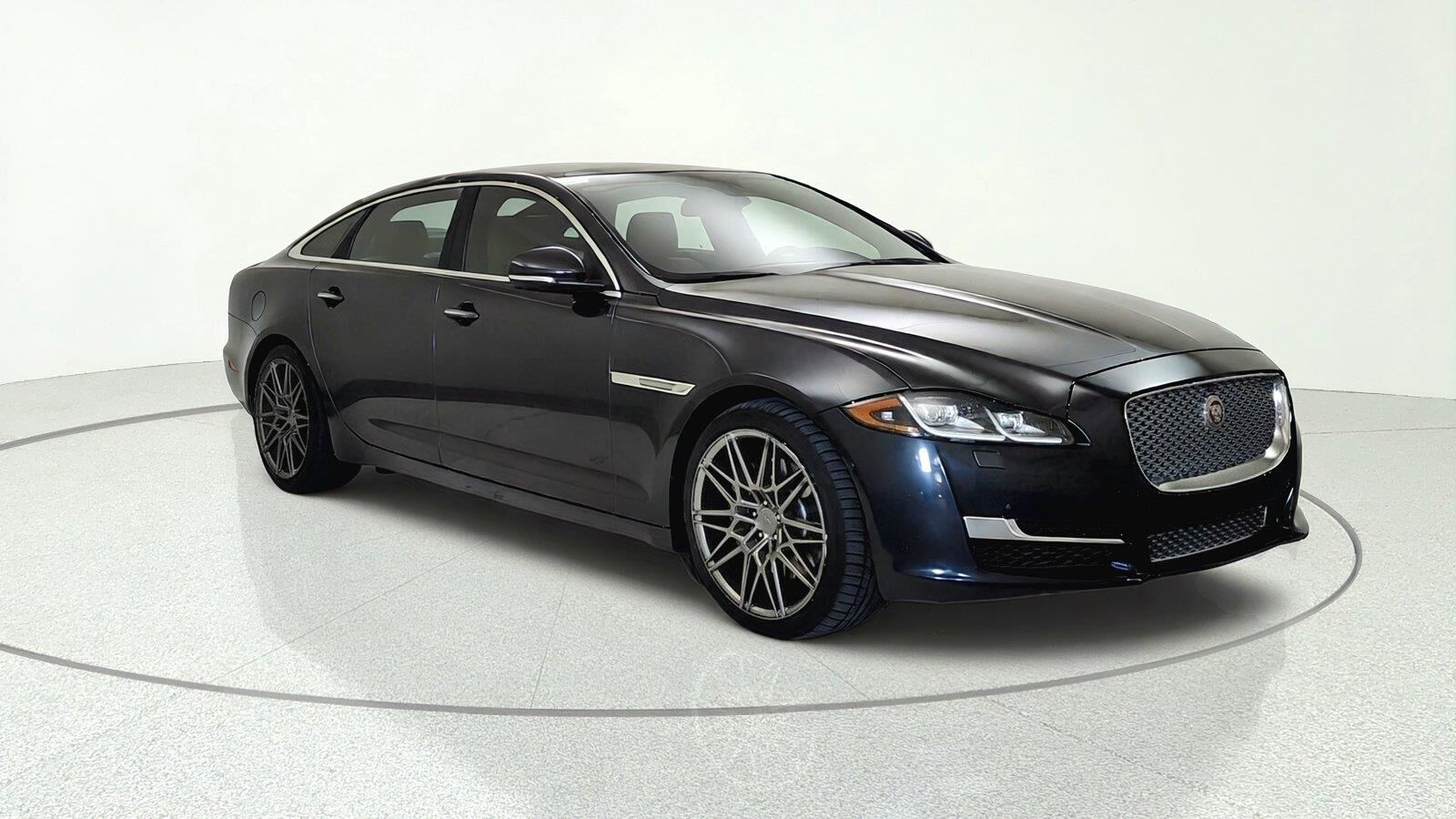 2016 JAGUAR XJ