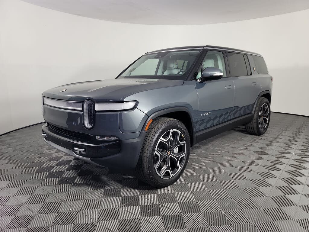 2024 RIVIAN R1S