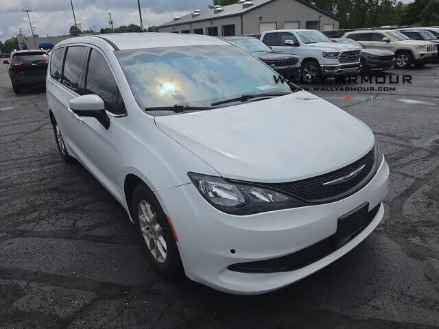 2021 CHRYSLER Voyager