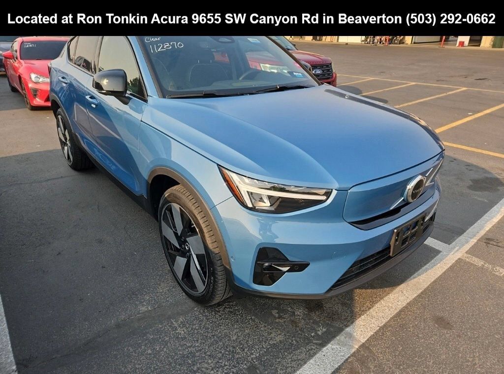2024 VOLVO C40