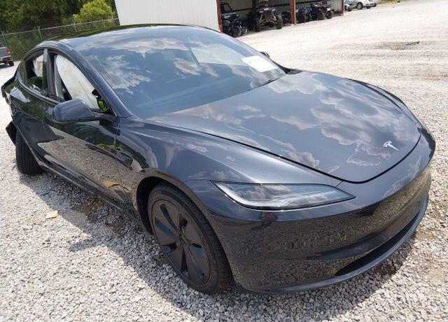 2025 TESLA Model 3
