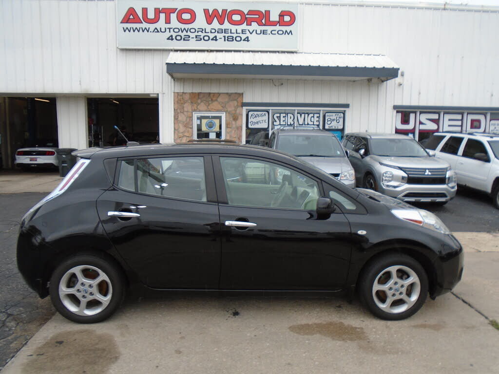 2011 NISSAN Leaf