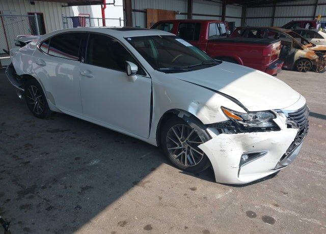 2016 LEXUS ES