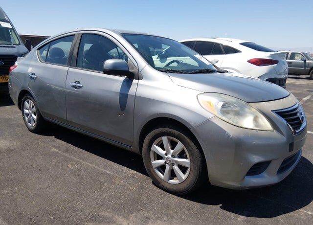 2014 NISSAN Versa