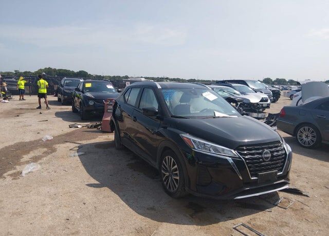 2024 NISSAN Kicks
