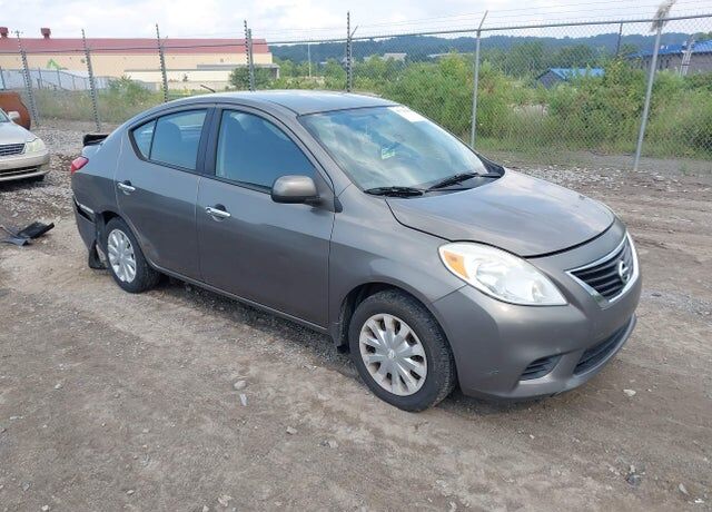 2013 NISSAN Versa
