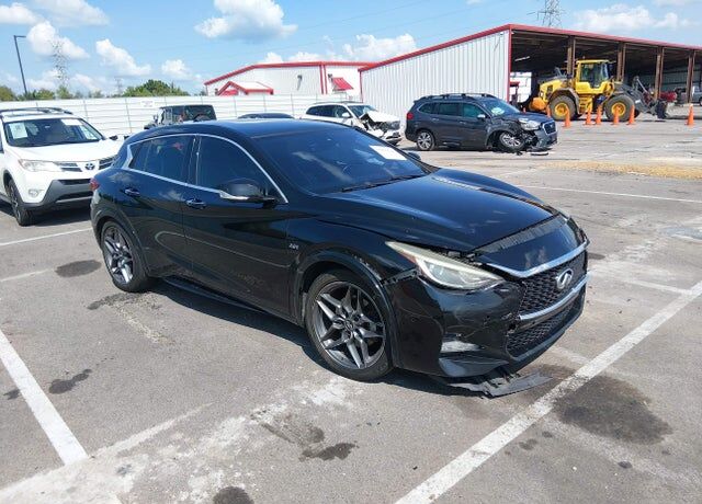 2017 INFINITI QX30