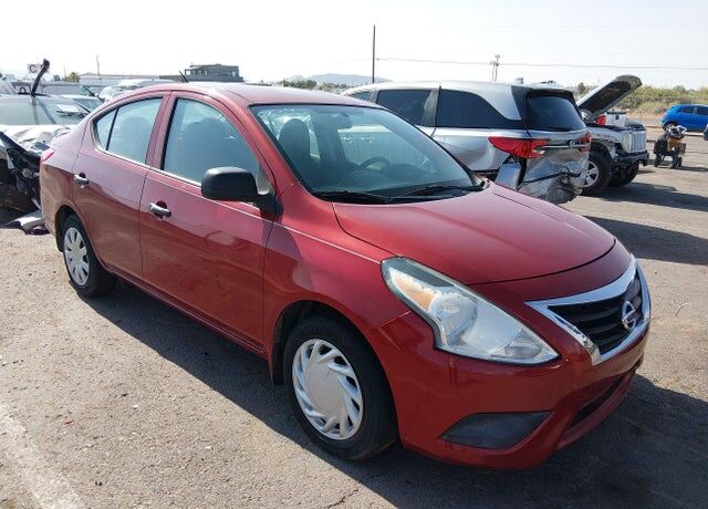 2015 NISSAN Versa