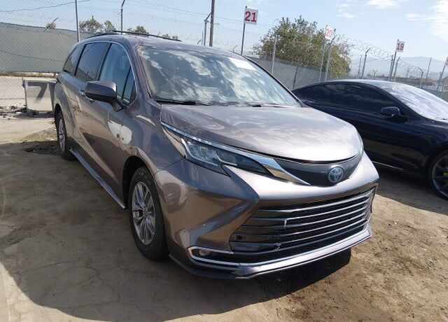 2022 TOYOTA Sienna