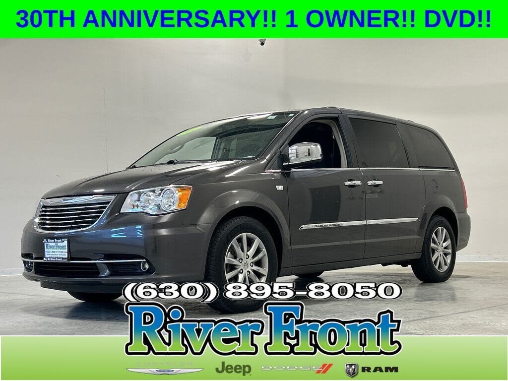 2014 CHRYSLER Town and Country