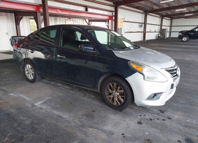 2016 NISSAN Versa