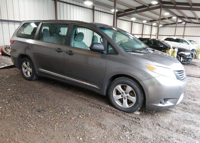 2017 TOYOTA Sienna