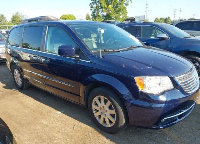 2015 CHRYSLER Town and Country