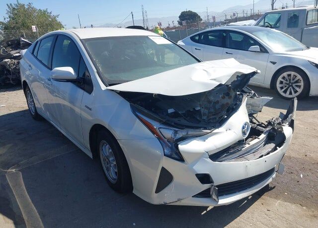 2016 TOYOTA PRIUS