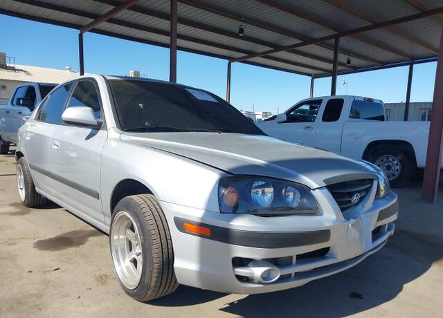 2004 HYUNDAI Elantra