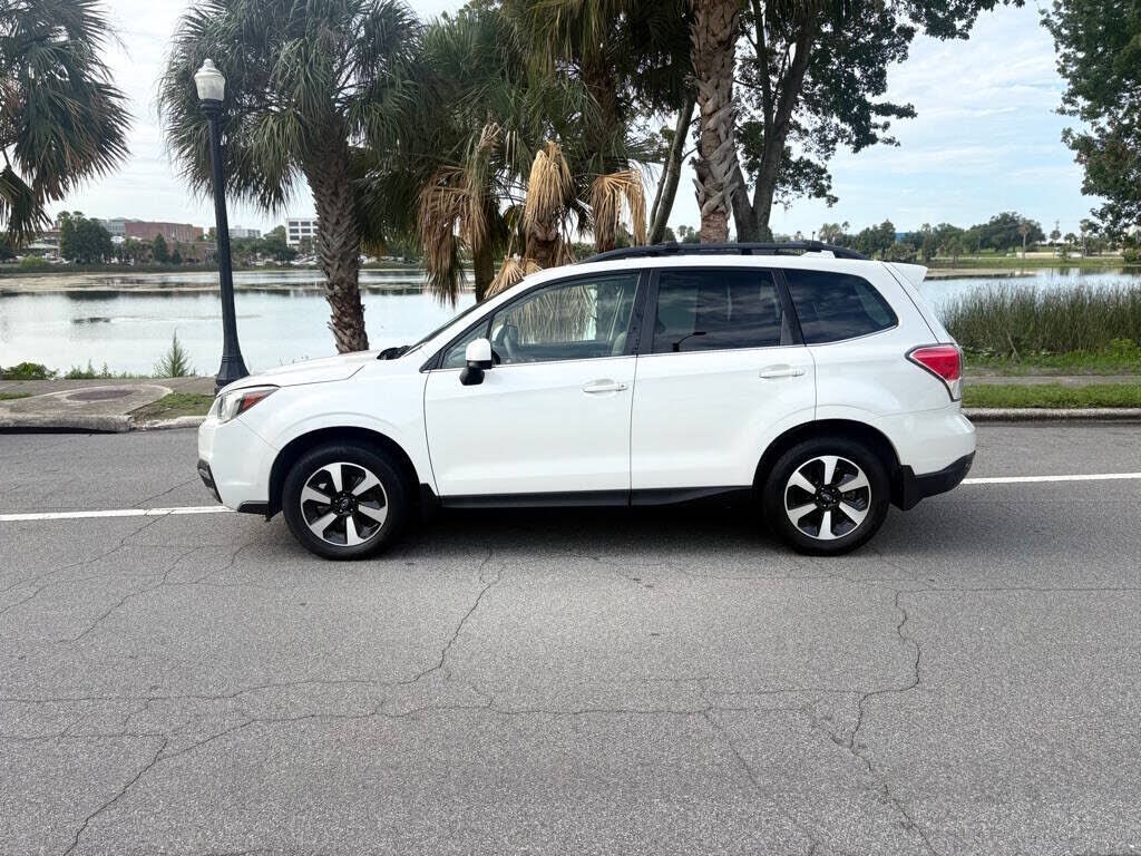 2017 SUBARU Forester