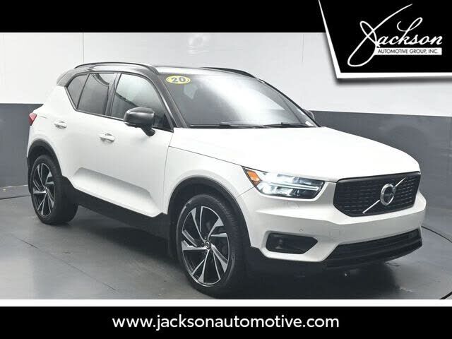 2020 VOLVO XC40
