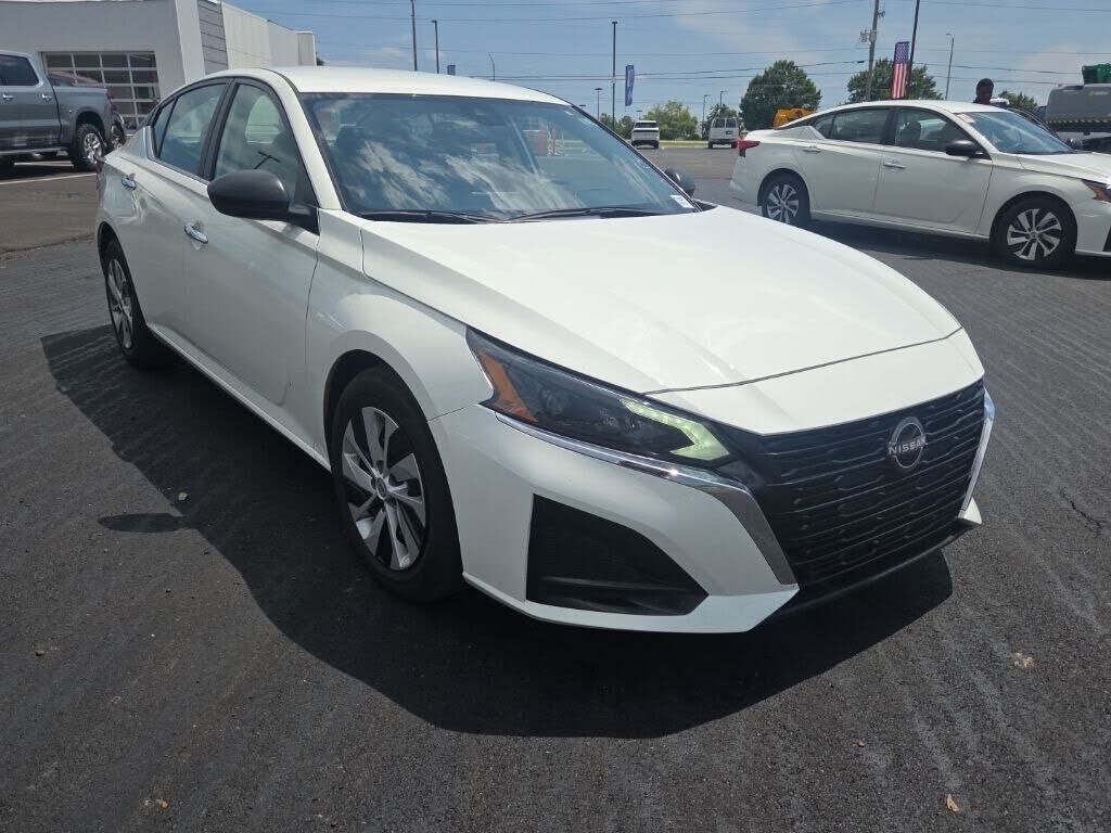 2025 NISSAN Altima