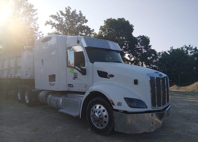 2015 PETERBILT 579