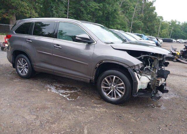 2018 TOYOTA Highlander