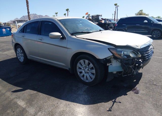 2013 CHRYSLER 200
