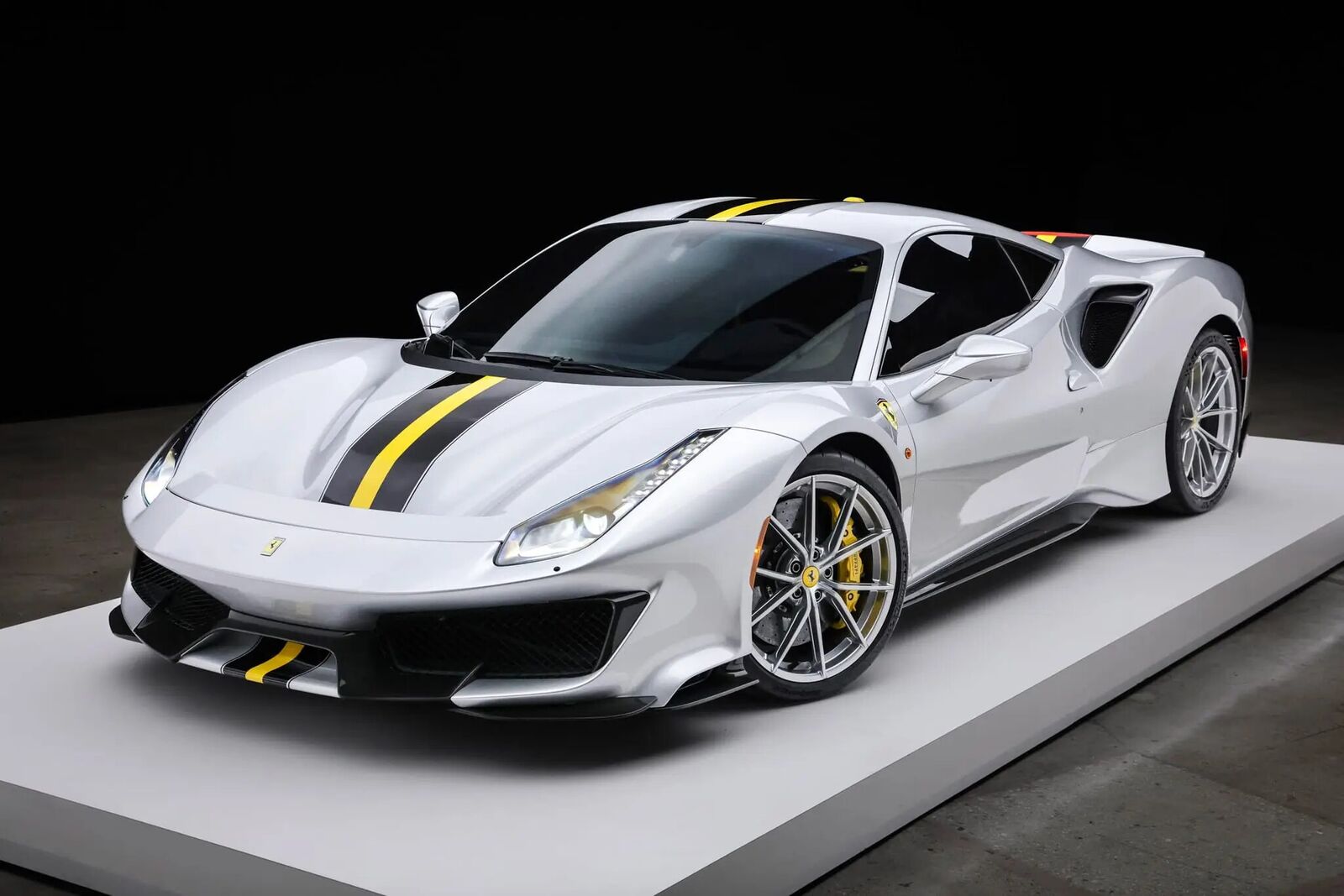 2019 FERRARI 488 Pista