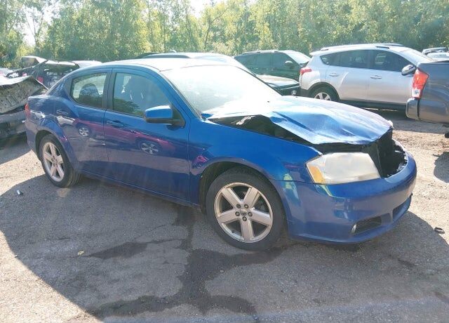 2013 DODGE Avenger