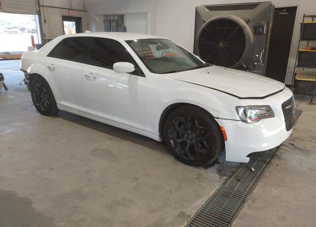 2019 CHRYSLER 300