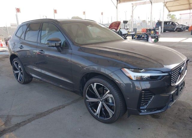 2025 VOLVO XC60