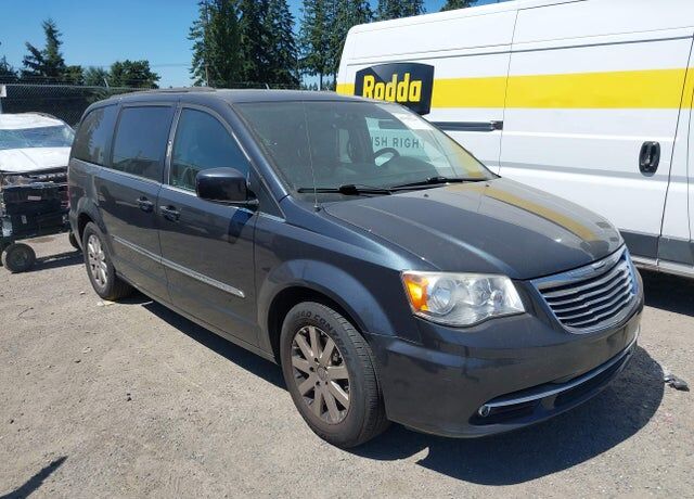 2014 CHRYSLER Town and Country