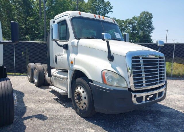 2015 FREIGHTLINER Cascadia
