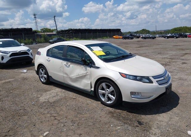 2013 CHEVROLET Volt