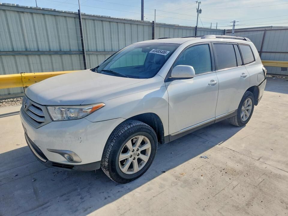 2013 TOYOTA Highlander