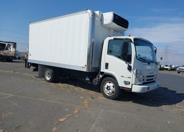 2023 ISUZU NPR-HD