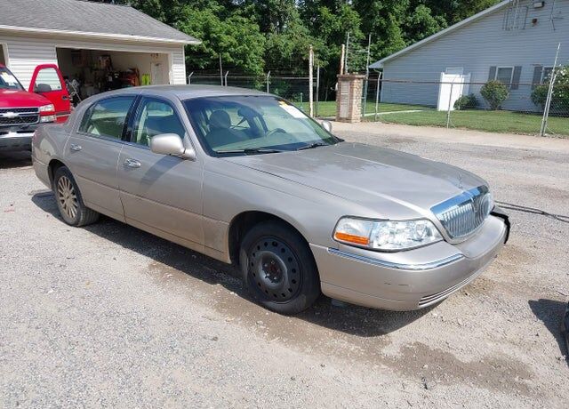 2003 LINCOLN Town Car