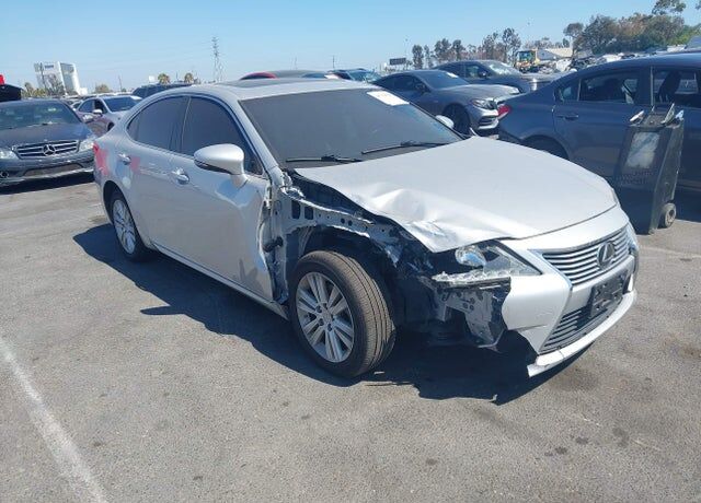 2015 LEXUS ES