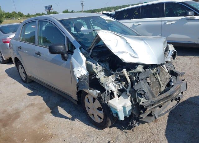 2011 NISSAN Versa