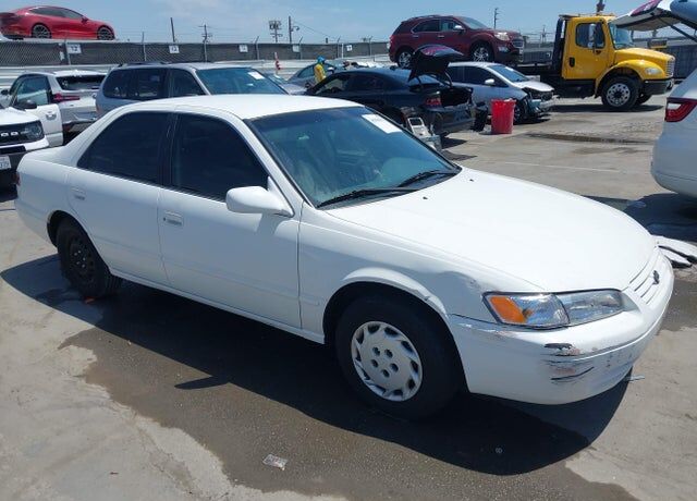 1999 TOYOTA Camry