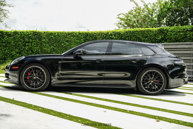 2023 PORSCHE Panamera